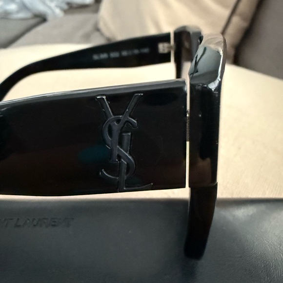 SAINT LAURENT sunglasses ⭐️⭐️⭐️🔥🔥🔥⭐️⭐️⭐️ - Picture 10 of 14